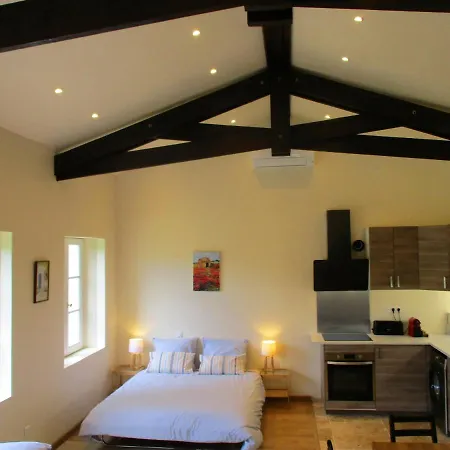 Des Lilas アパート *