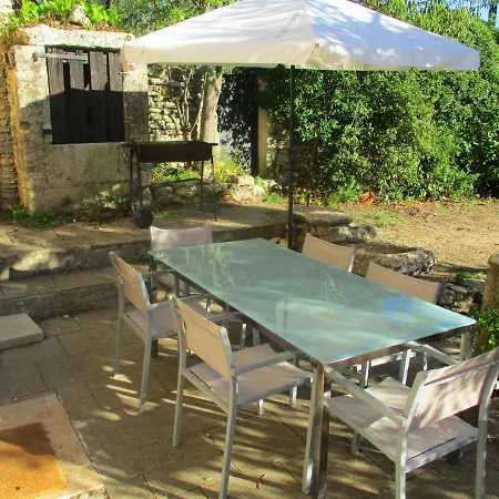 Des Lilas アパート