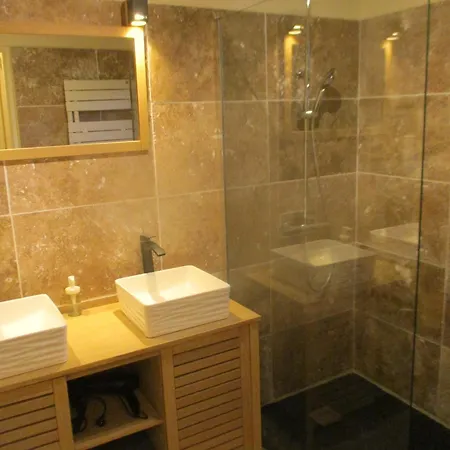 Des Lilas Appartement *