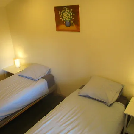 Des Lilas アパート ユゼ